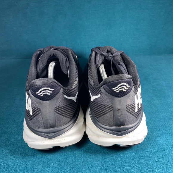 Size 12.5 Wide - Men’s Hoka One Clifton 9 black shoes - Picture 2 of 8